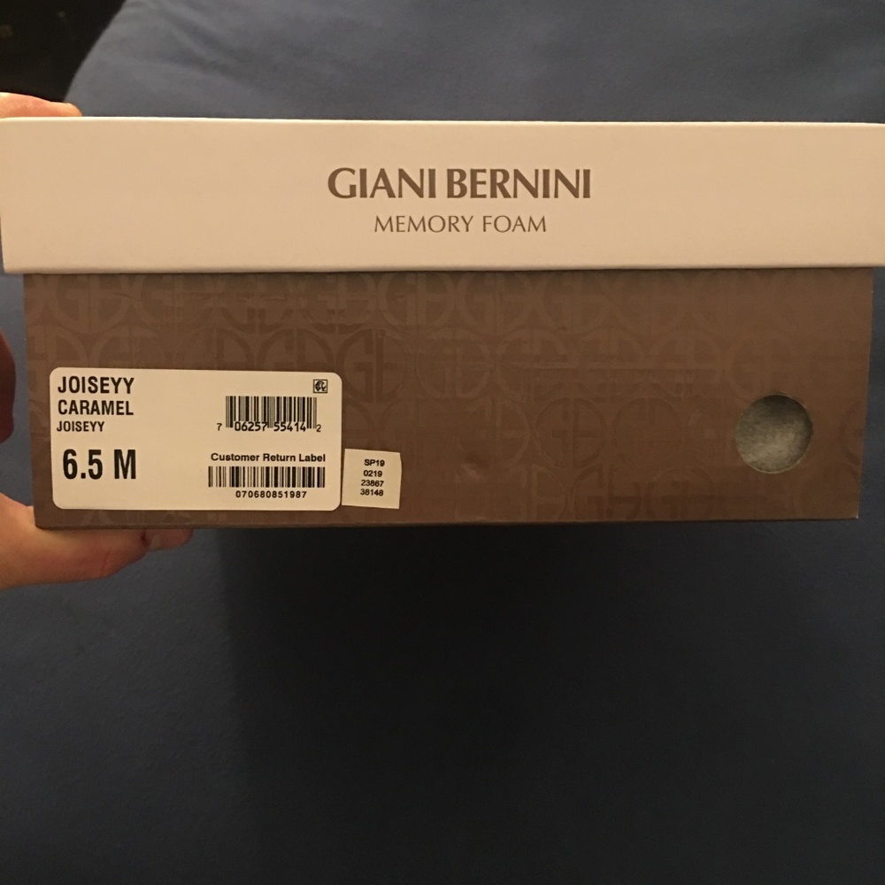 Giani Bernini Josieyy Memory Foam Perforated Shoot - image 8